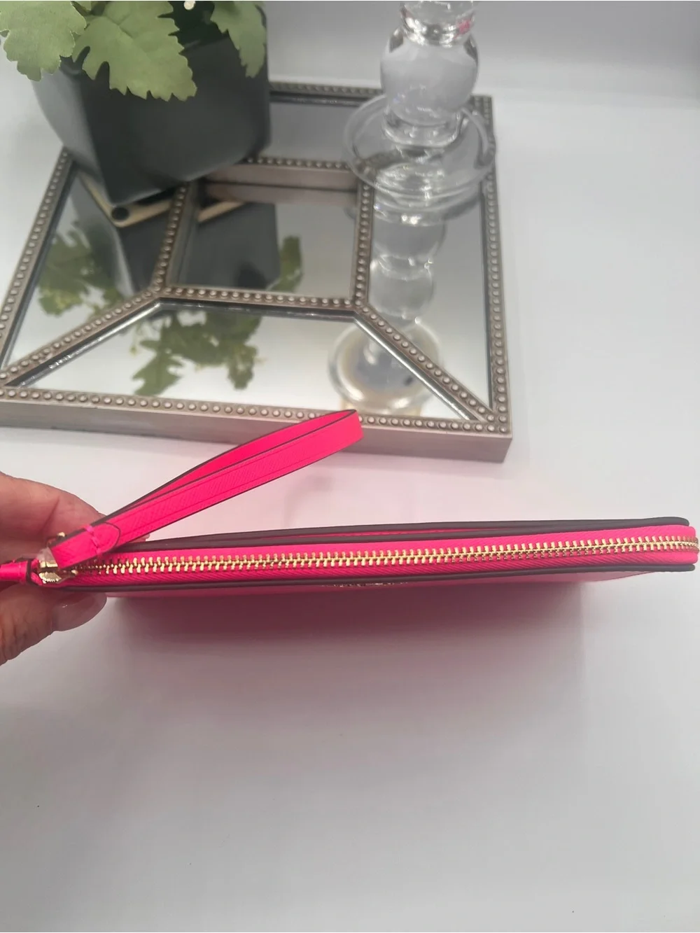 Kate Spade NWT Lucy Wristlet - Pink